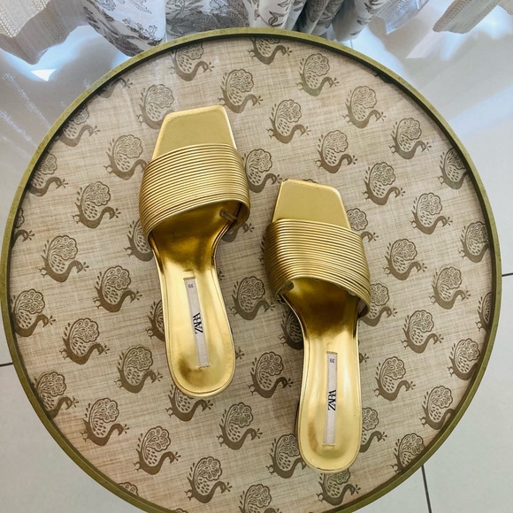 ZARA original Women’s gold heels - Picture 3 of 9